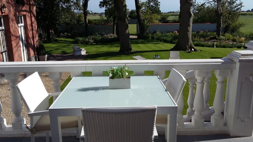 Le Petit Chateau Vaartdijk Leffinge Extérieur photo